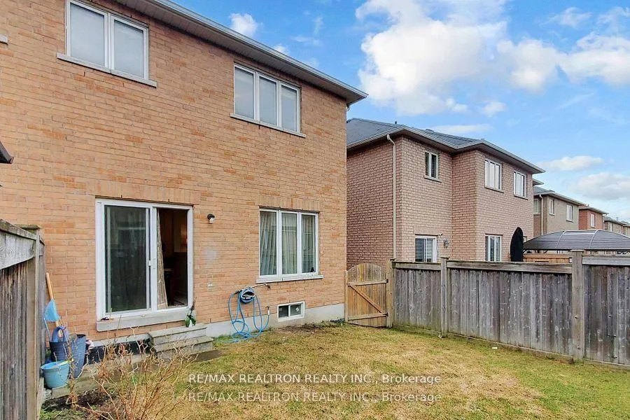 Photo 38 of 37 Jonas Millway, Whitchurch-Stouffville, Stouffville — HOMEH