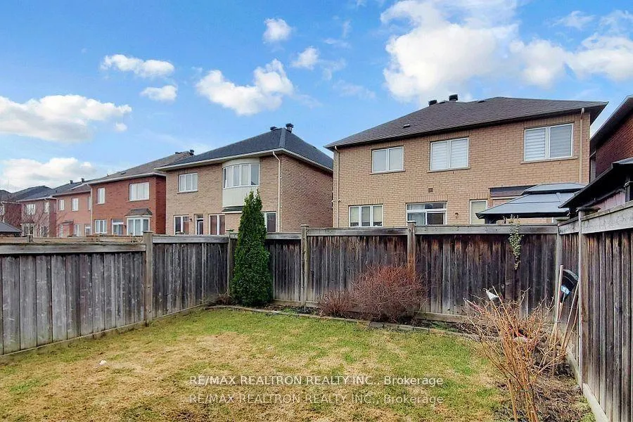 Photo 39 of 37 Jonas Millway, Whitchurch-Stouffville, Stouffville — HOMEH