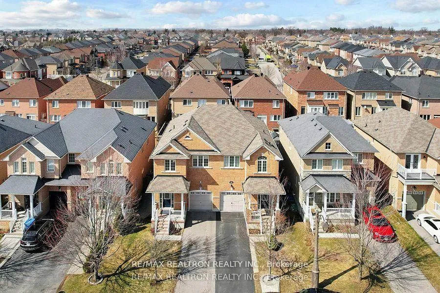 Photo 41 of 37 Jonas Millway, Whitchurch-Stouffville, Stouffville — HOMEH