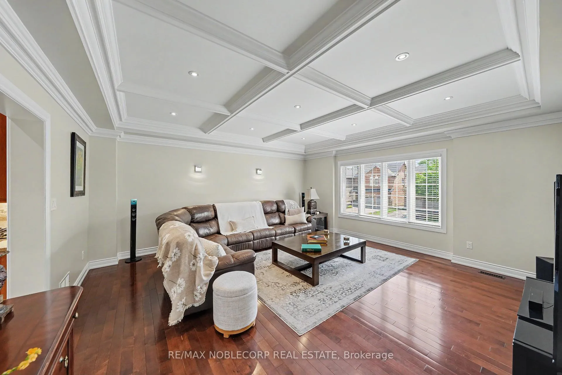 Photo 10 of 37 Christensen Avenue, Caledon, Bolton North — HOMEH