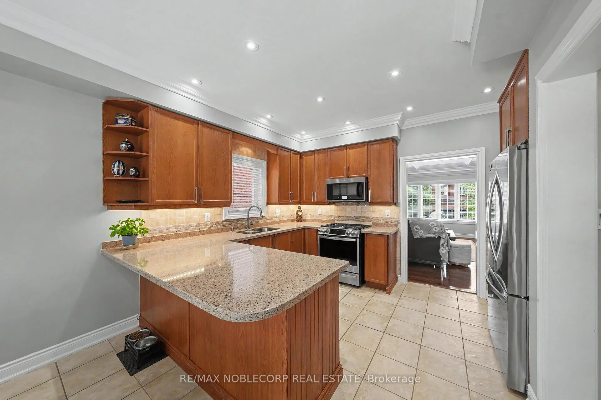 Photo 15 of 37 Christensen Avenue, Caledon, Bolton North — HOMEH
