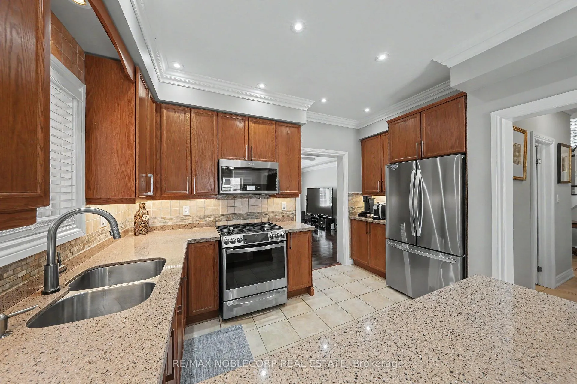 Photo 16 of 37 Christensen Avenue, Caledon, Bolton North — HOMEH