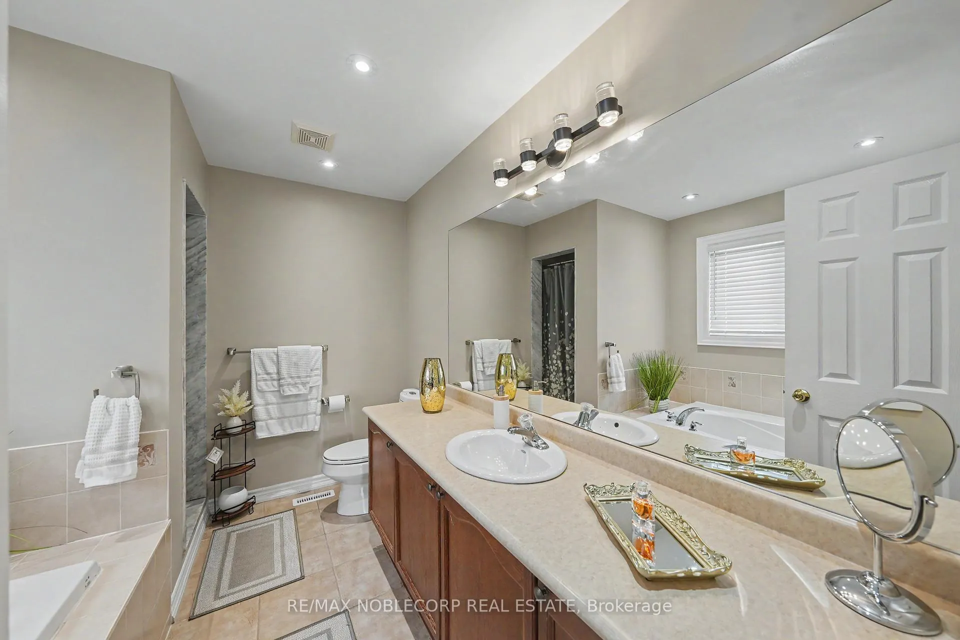Photo 26 of 37 Christensen Avenue, Caledon, Bolton North — HOMEH