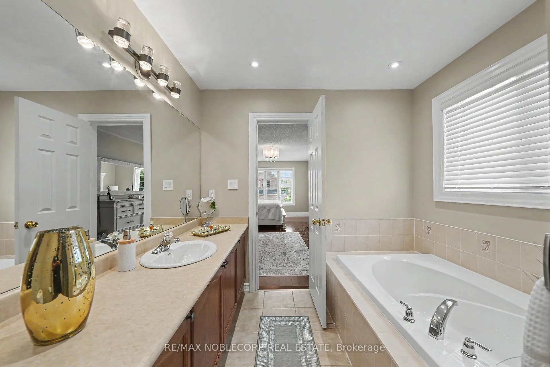 Photo 29 of 37 Christensen Avenue, Caledon, Bolton North — HOMEH