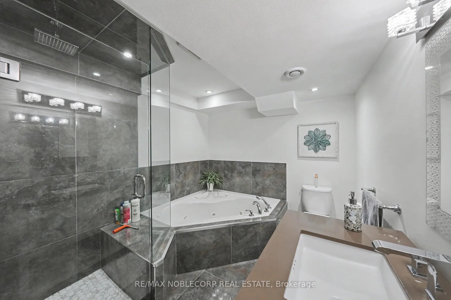 Photo 43 of 37 Christensen Avenue, Caledon, Bolton North — HOMEH