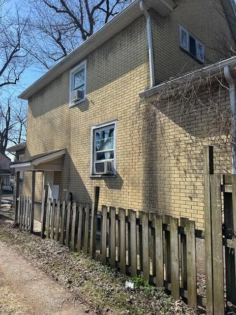 Photo 2 of 4115 May Avenue, Niagara Falls, Downtown — HOMEH