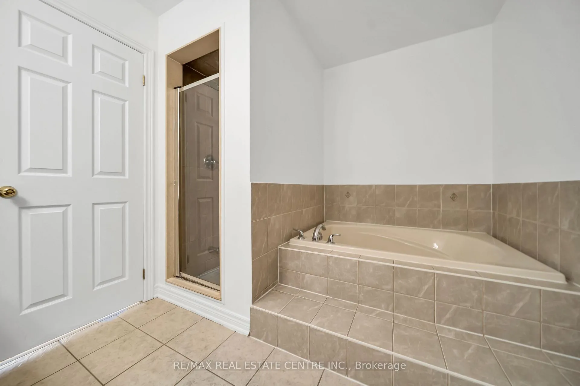 Photo 34 of 8 Munch Place, Milton, Willmott — HOMEH