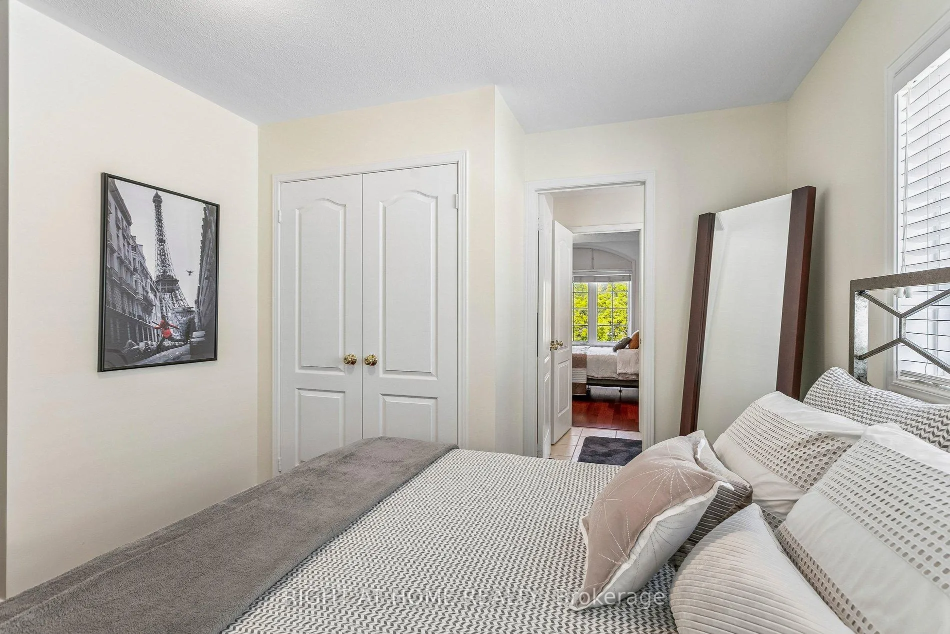 Photo 27 of 4263 Couples Crescent, Burlington, Rose — HOMEH