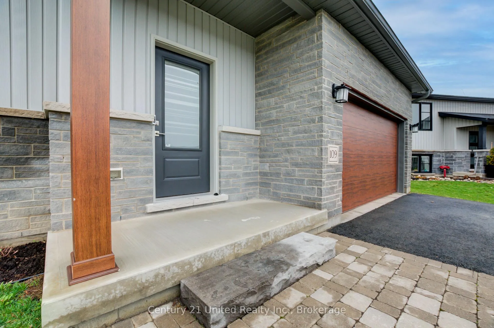 Photo 3 of 109 Meagan Lane, Quinte West, Sidney Ward — HOMEH
