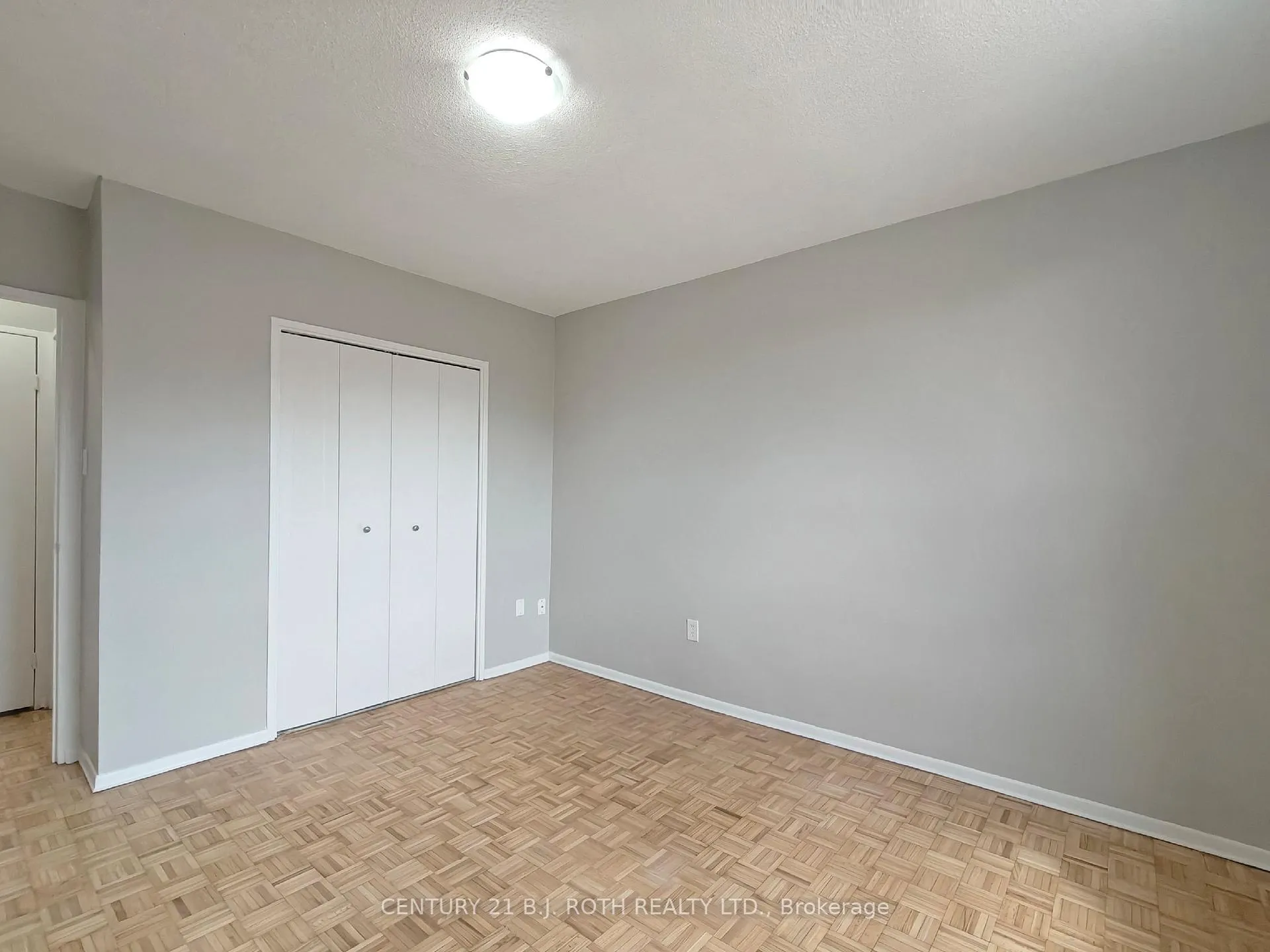 Photo 6 of Unit 406, 90 Holgate Street, Barrie, Allandale — HOMEH