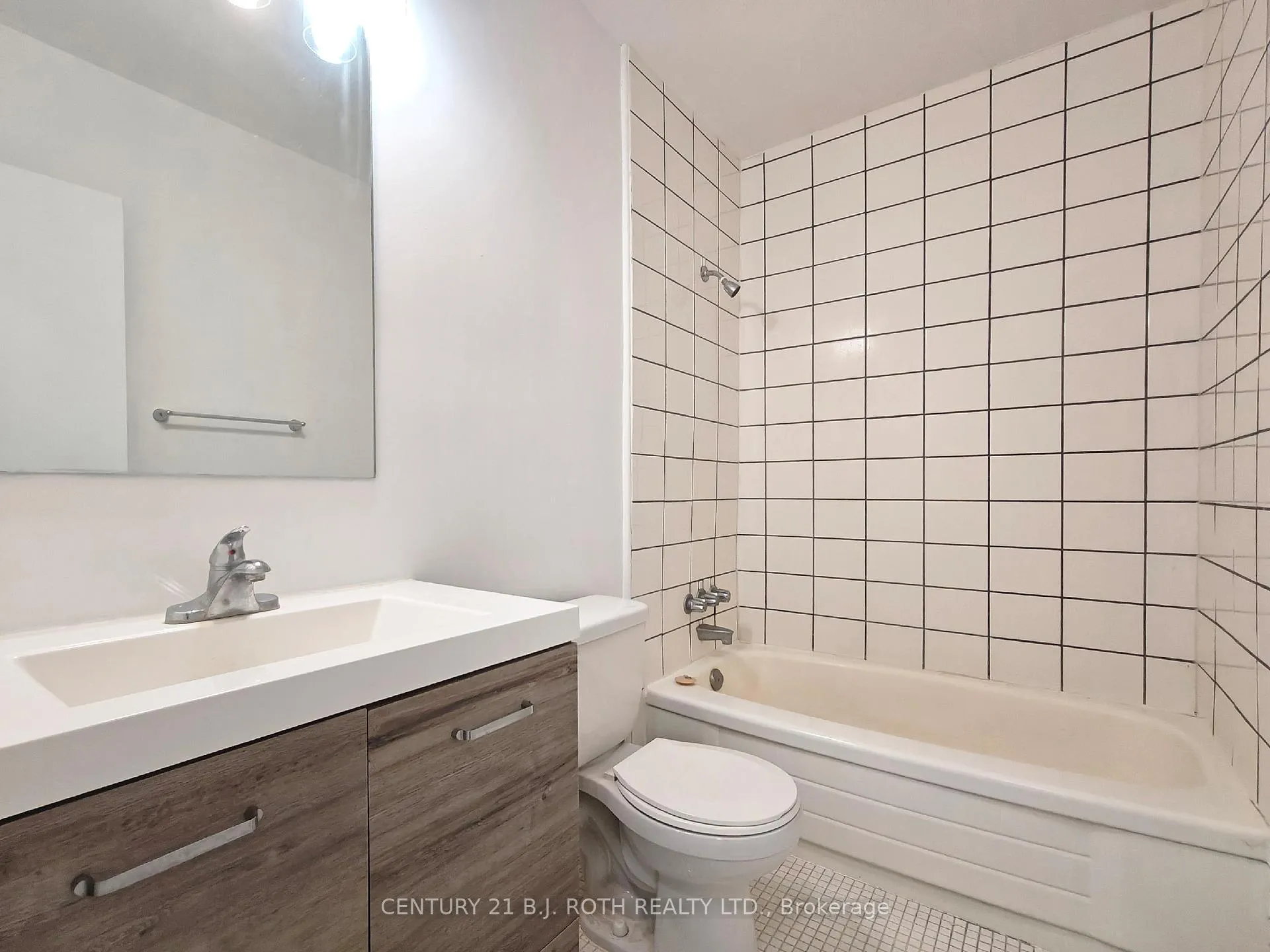 Photo 7 of Unit 406, 90 Holgate Street, Barrie, Allandale — HOMEH