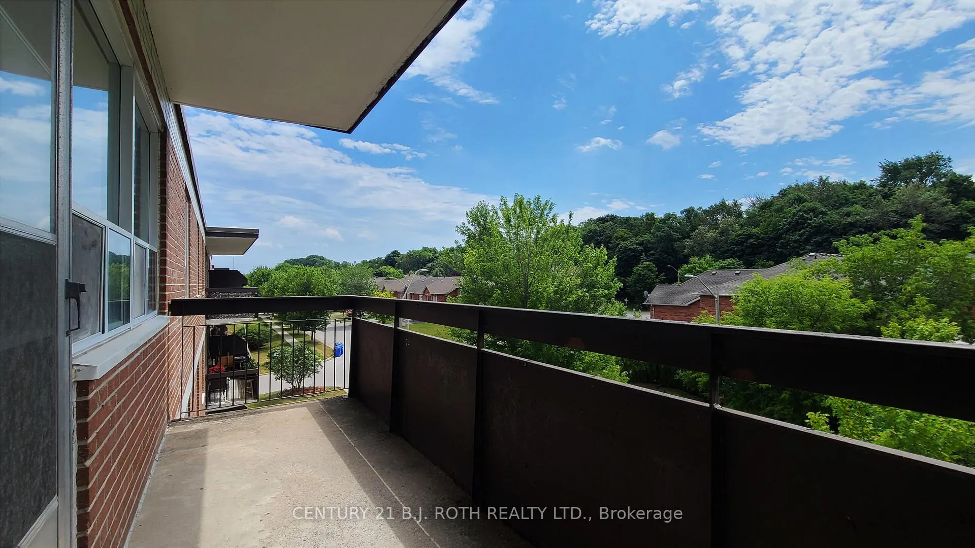 Photo 8 of Unit 406, 90 Holgate Street, Barrie, Allandale — HOMEH