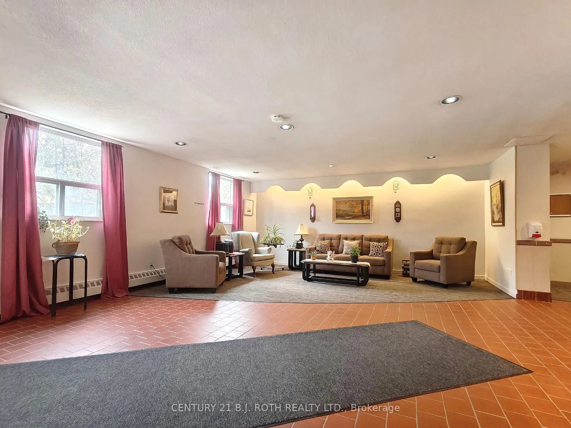 Photo 9 of Unit 406, 90 Holgate Street, Barrie, Allandale — HOMEH