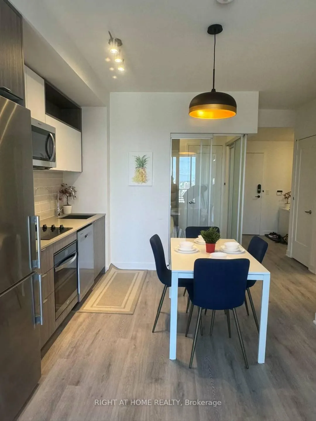 Photo 2 of Unit 1610, 70 princess Street, Toronto, Waterfront Communities — HOMEH