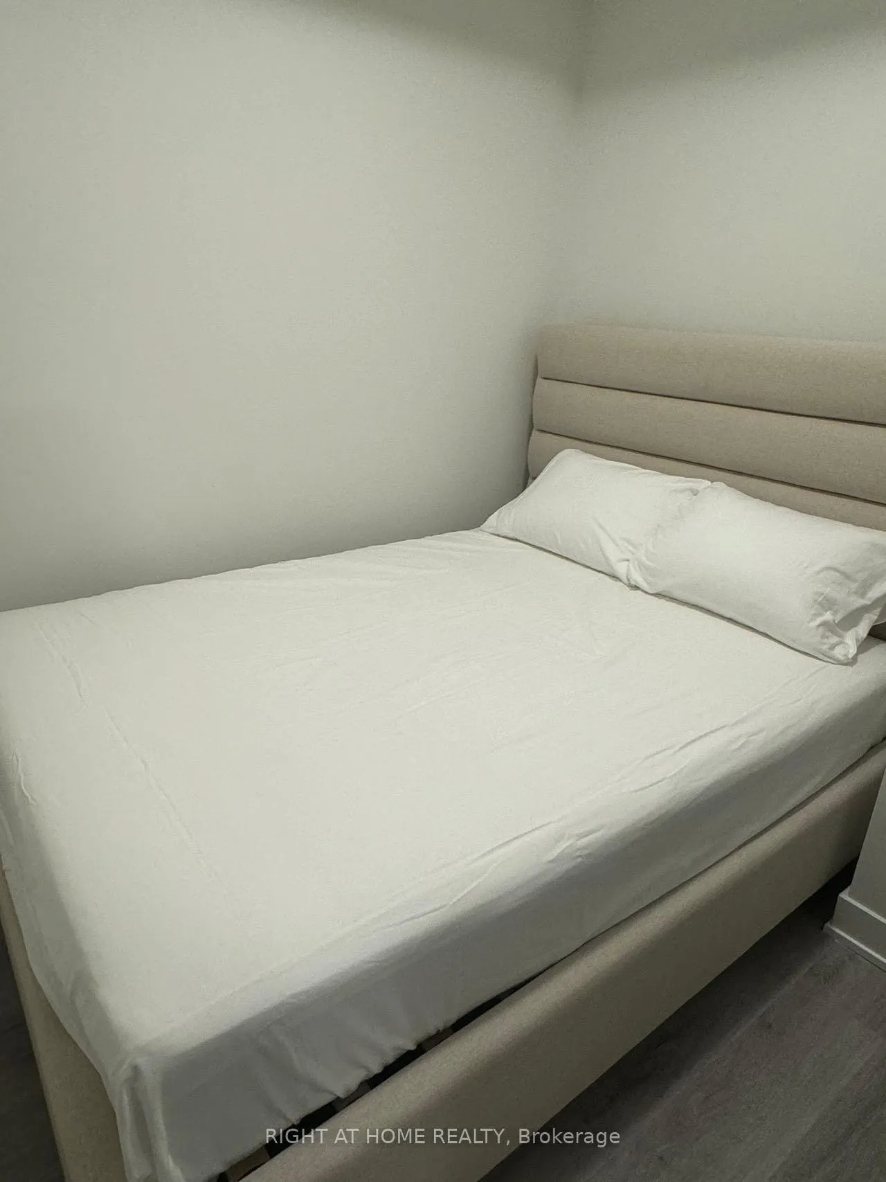 Photo 6 of Unit 1610, 70 princess Street, Toronto, Waterfront Communities — HOMEH