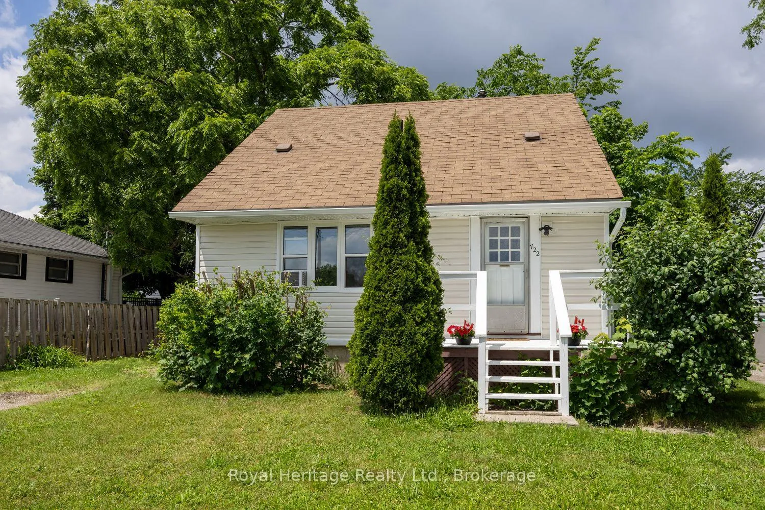 Photo 11 of 722 Gillespie Avenue, Peterborough, Otonabee Ward 1 — HOMEH
