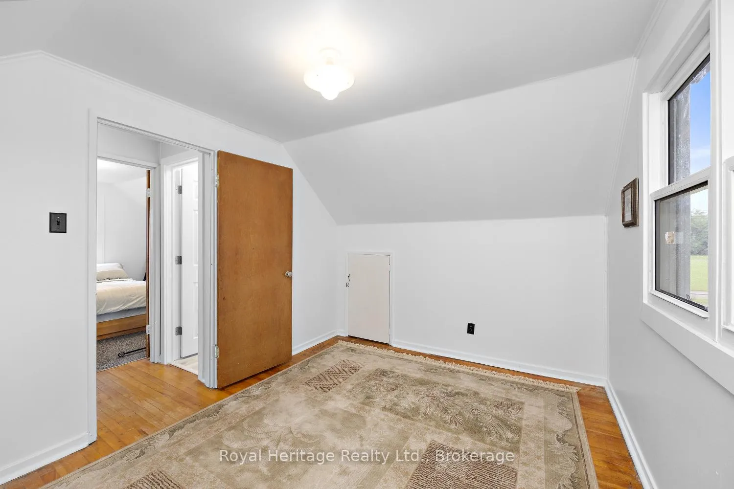Photo 64 of 722 Gillespie Avenue, Peterborough, Otonabee Ward 1 — HOMEH