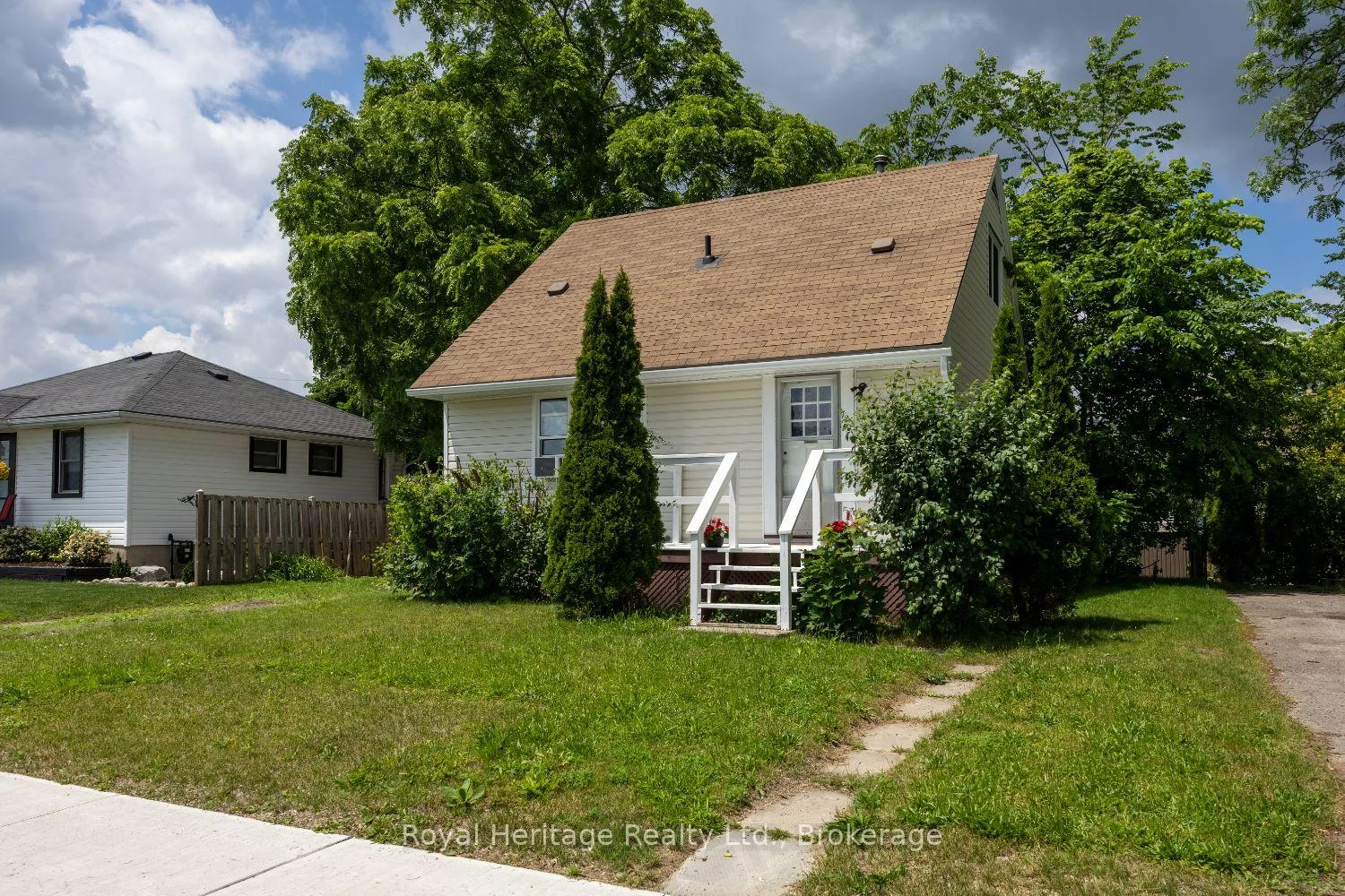 Photo 13 of 722 Gillespie Avenue, Peterborough, Otonabee Ward 1 — HOMEH