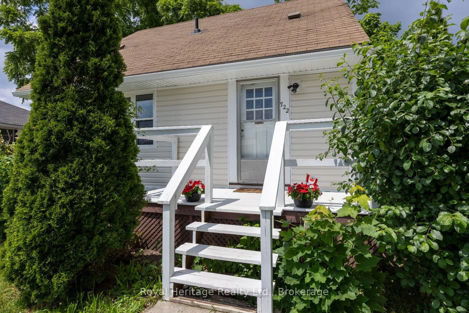 Photo 18 of 722 Gillespie Avenue, Peterborough, Otonabee Ward 1 — HOMEH