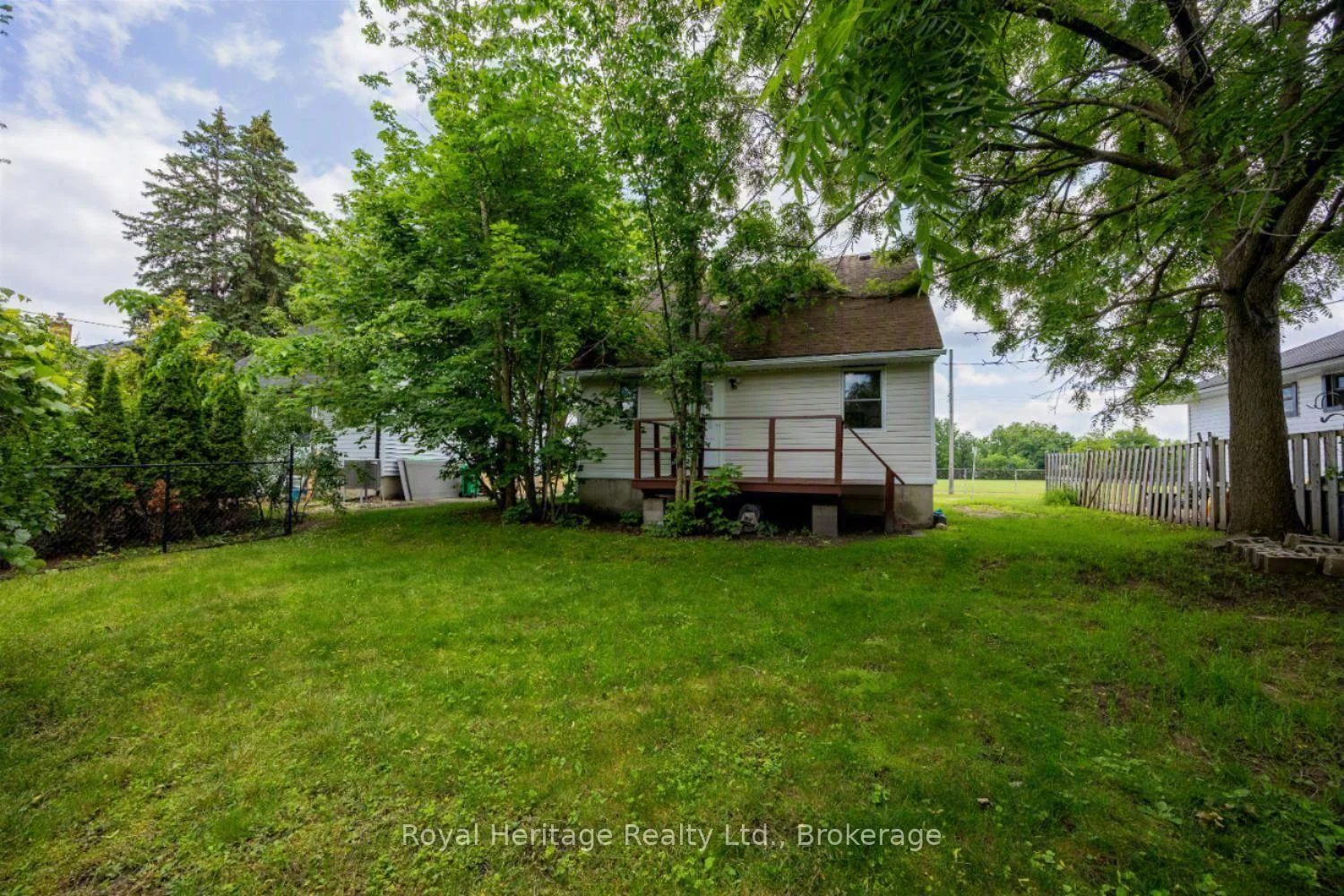 Photo 56 of 722 Gillespie Avenue, Peterborough, Otonabee Ward 1 — HOMEH