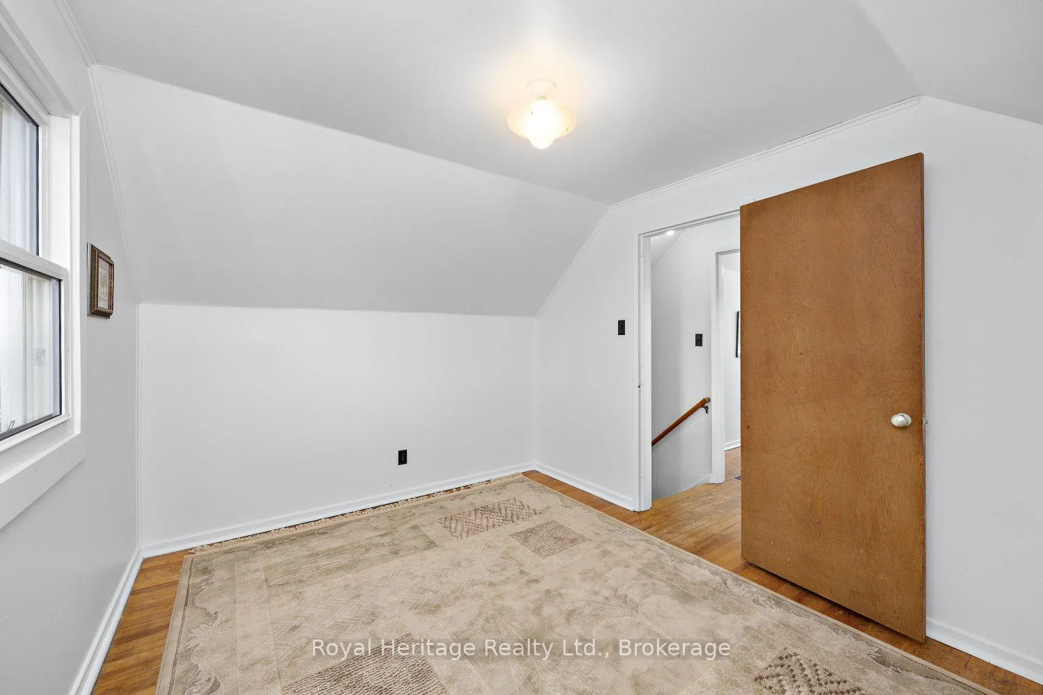 Photo 77 of 722 Gillespie Avenue, Peterborough, Otonabee Ward 1 — HOMEH