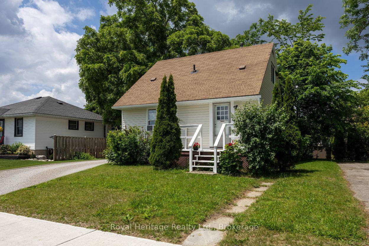 Photo 15 of 722 Gillespie Avenue, Peterborough, Otonabee Ward 1 — HOMEH