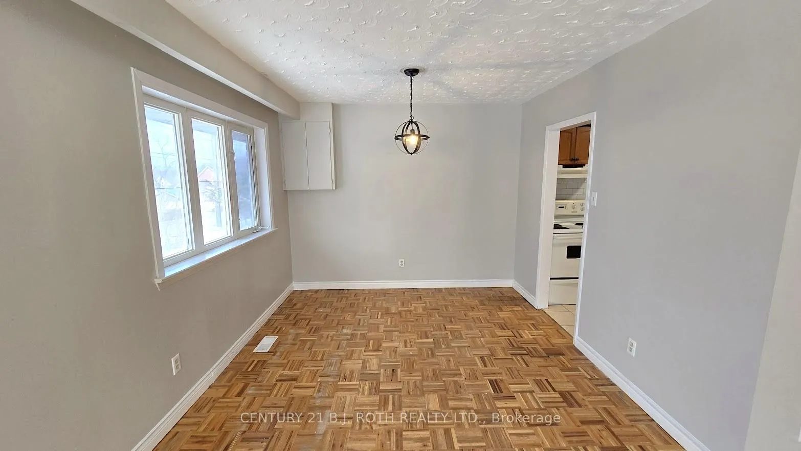 Photo 6 of Unit Upper, 41 Bayview Drive, Barrie, Allandale — HOMEH