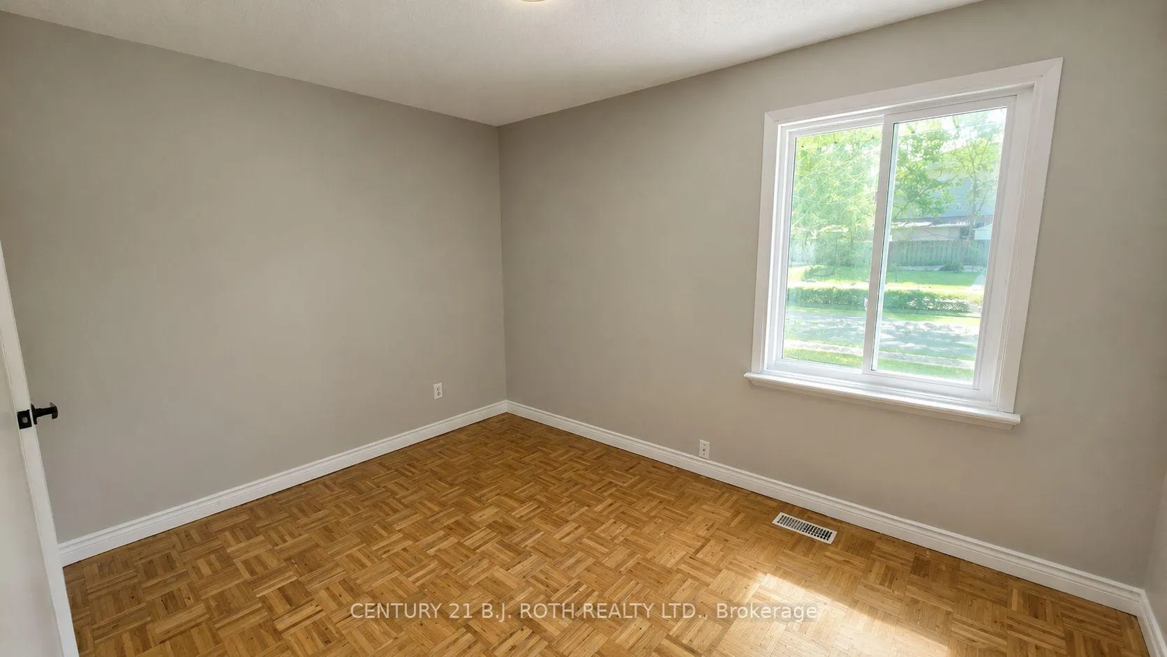 Photo 16 of Unit Upper, 41 Bayview Drive, Barrie, Allandale — HOMEH