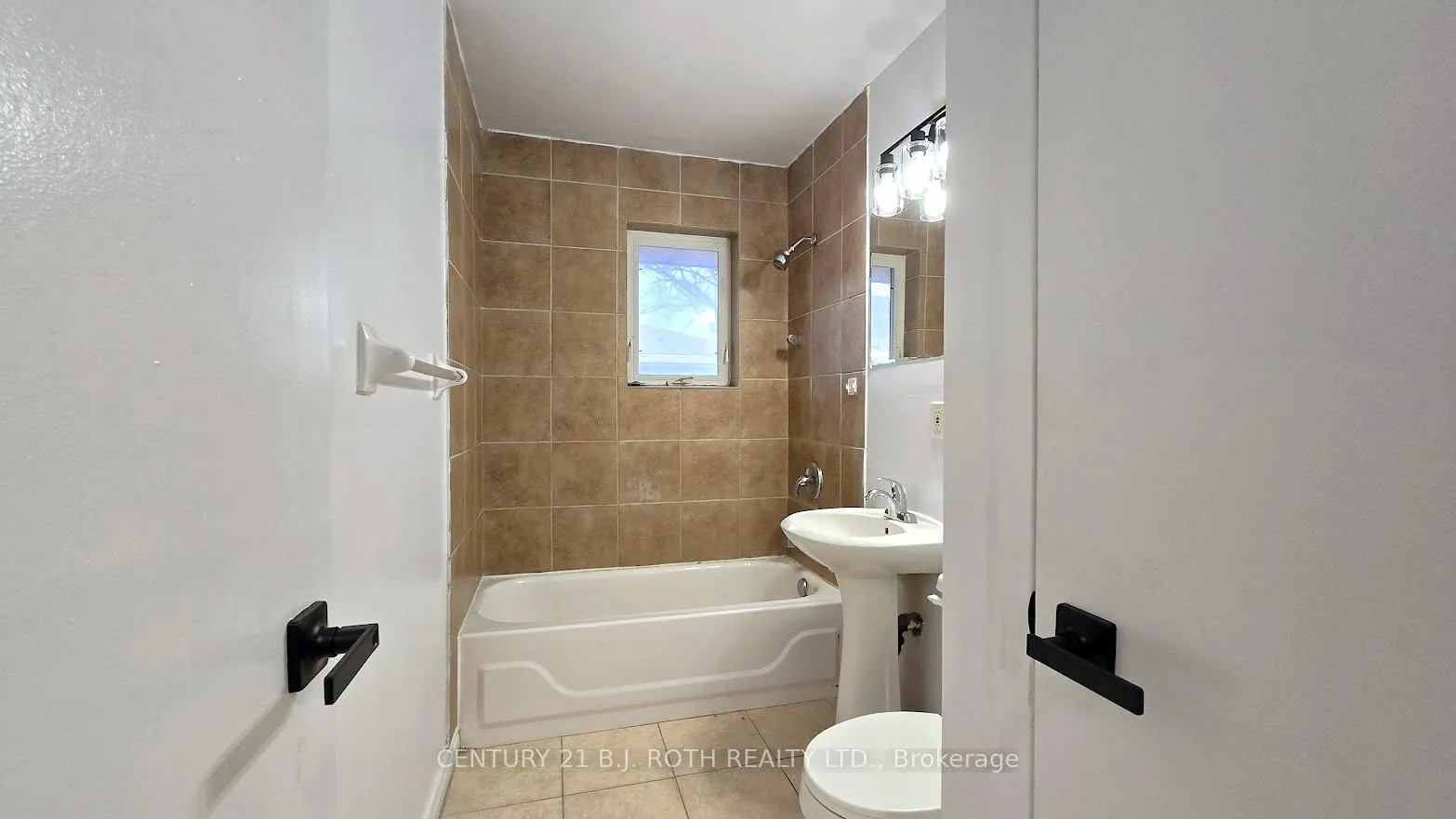 Photo 21 of Unit Upper, 41 Bayview Drive, Barrie, Allandale — HOMEH