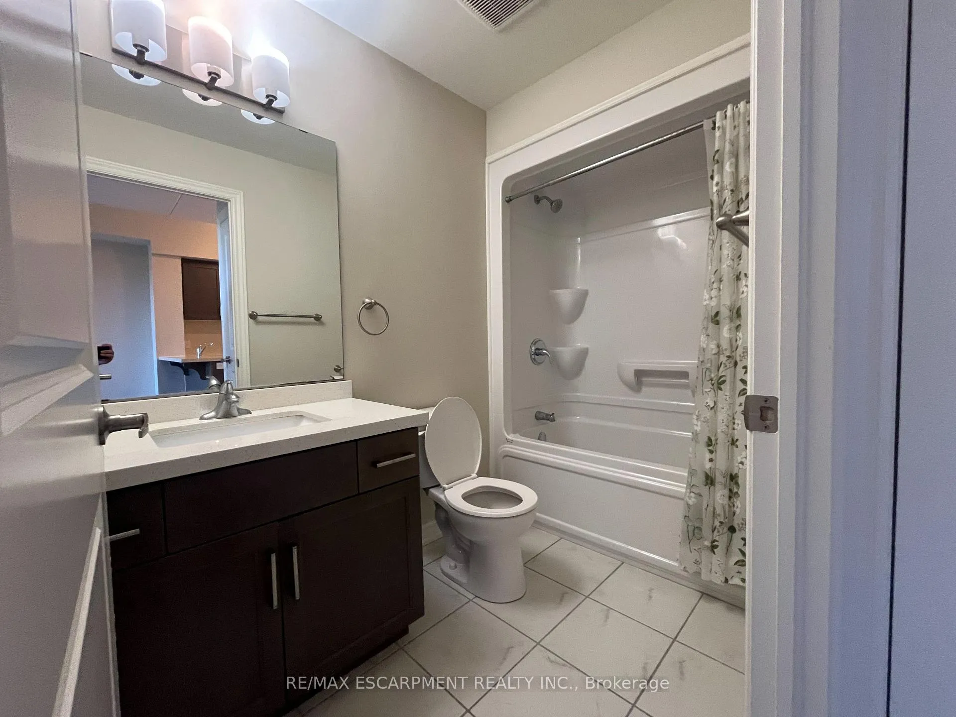 Photo 5 of Unit 509, 640 Sauve Street, Milton, Beaty — HOMEH