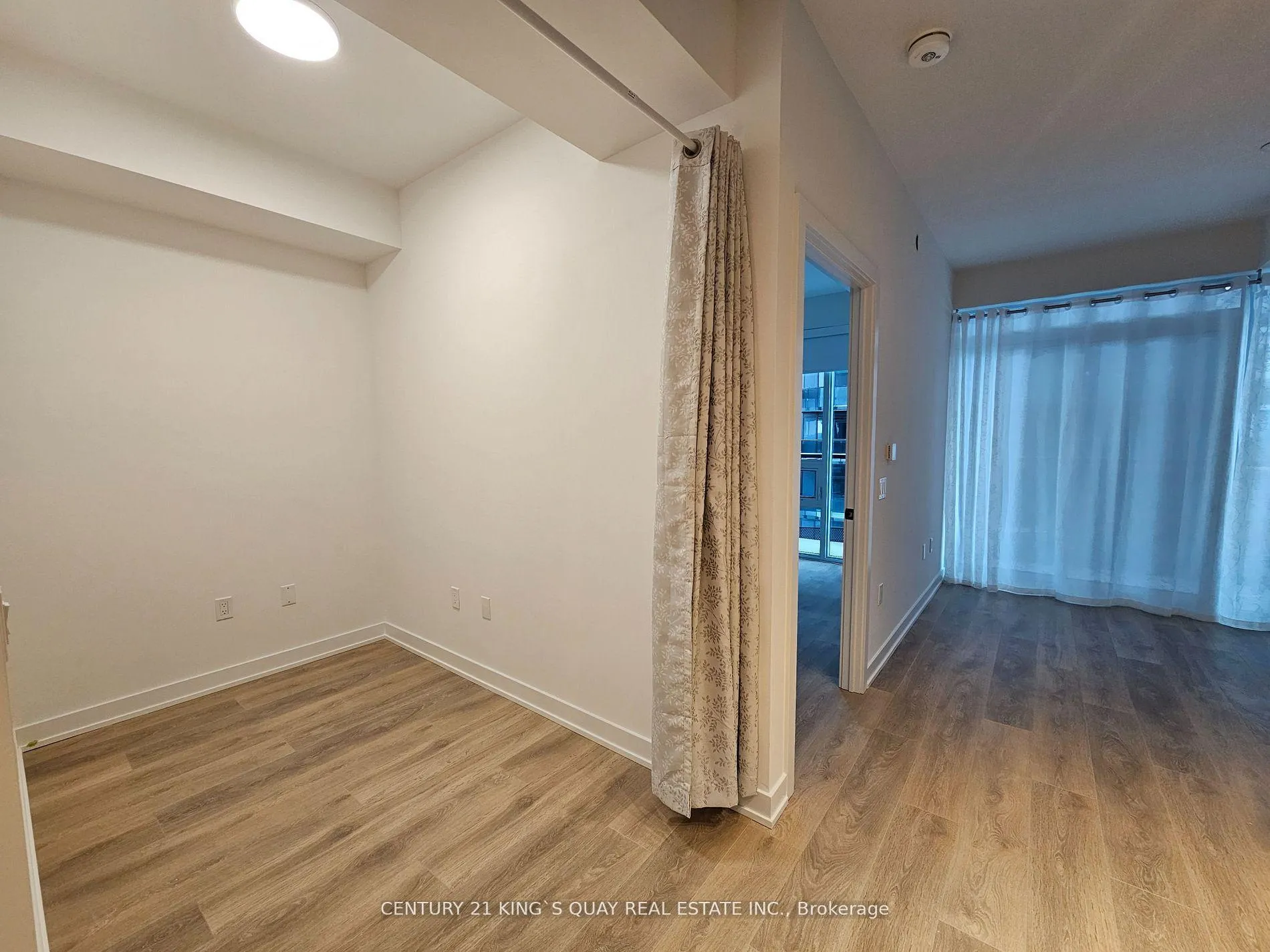 Photo 6 of Unit 2008, 127 Broadway Avenue, Toronto, Mount Pleasant West — HOMEH