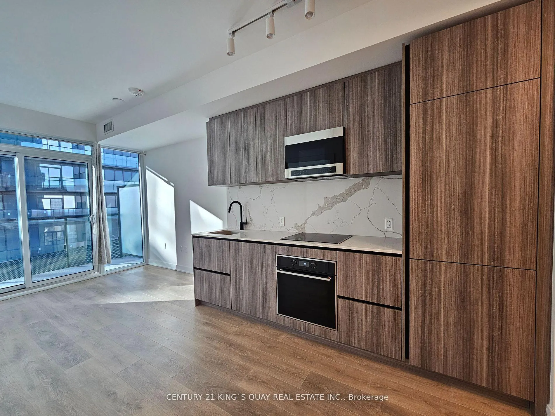 Photo 7 of Unit 2008, 127 Broadway Avenue, Toronto, Mount Pleasant West — HOMEH