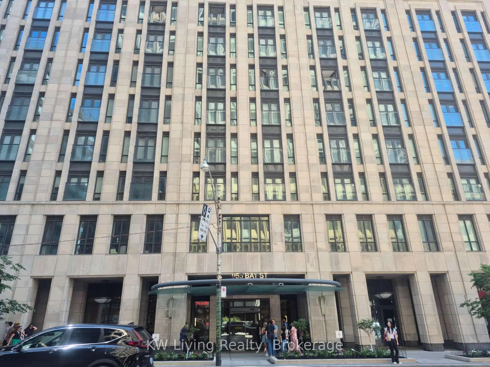 Front of Unit 2519, 955 Bay Street