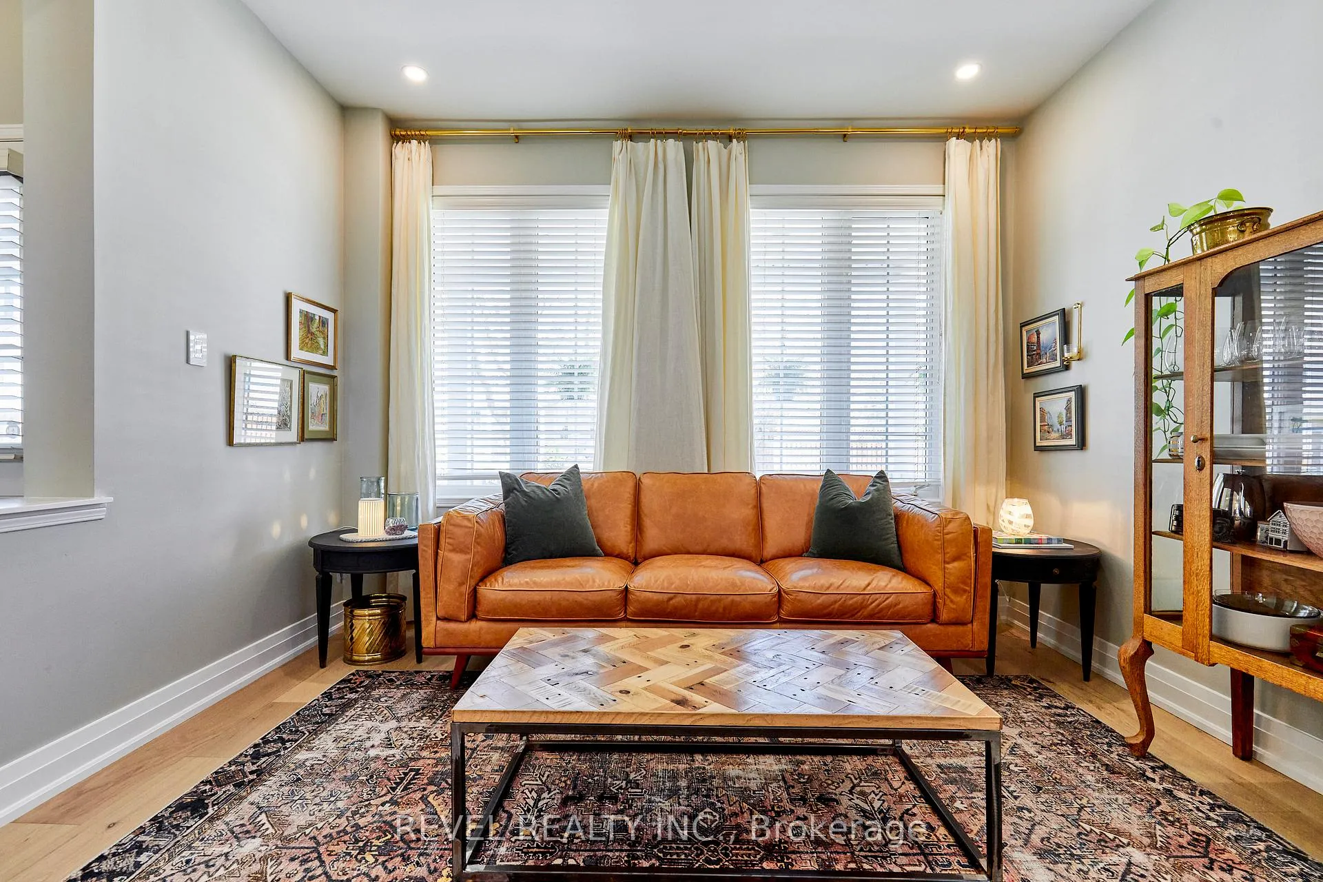 Photo 4 of 21 Parish Avenue, Ajax, South East — HOMEH