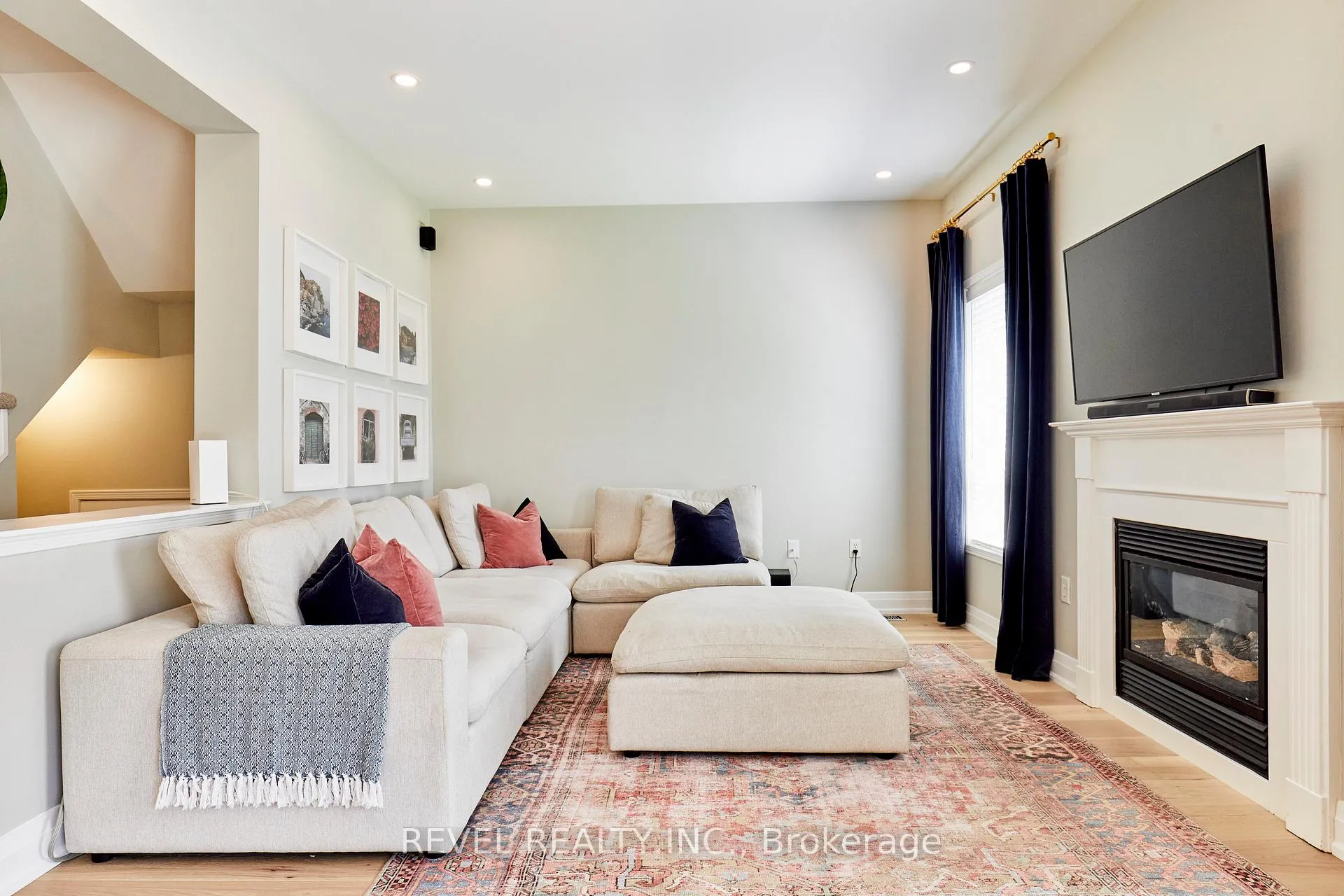 Photo 9 of 21 Parish Avenue, Ajax, South East — HOMEH