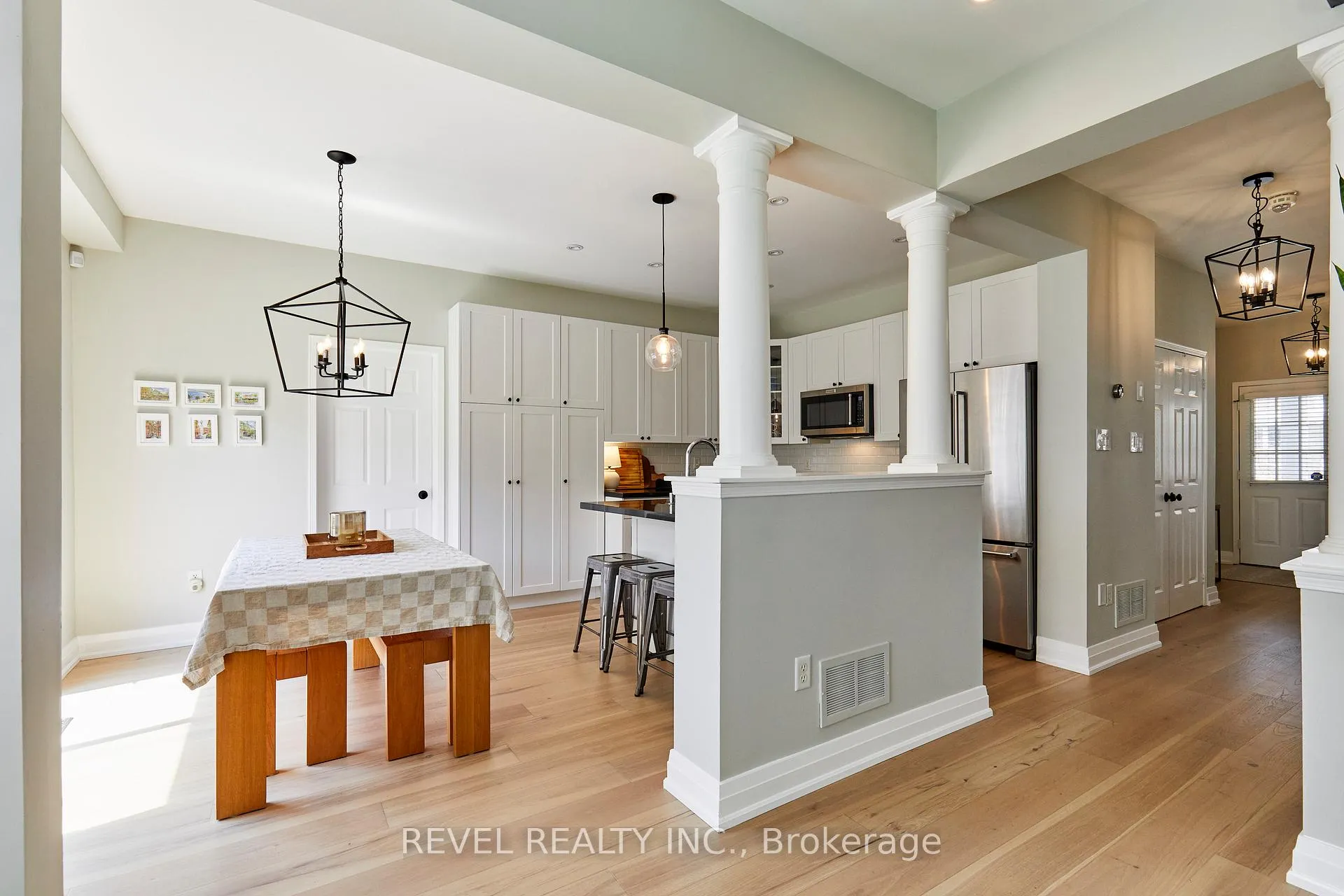Photo 11 of 21 Parish Avenue, Ajax, South East — HOMEH