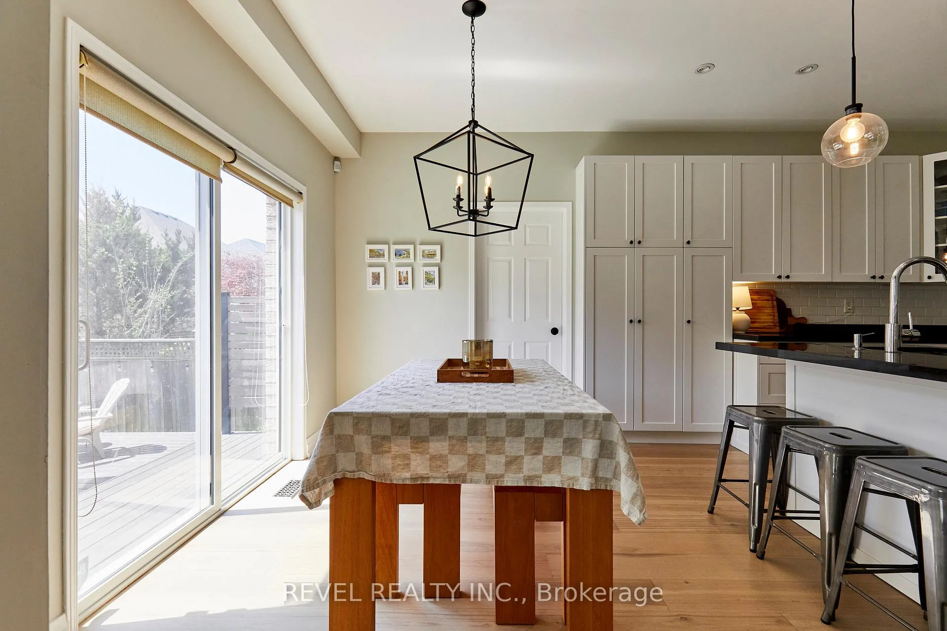 Photo 12 of 21 Parish Avenue, Ajax, South East — HOMEH