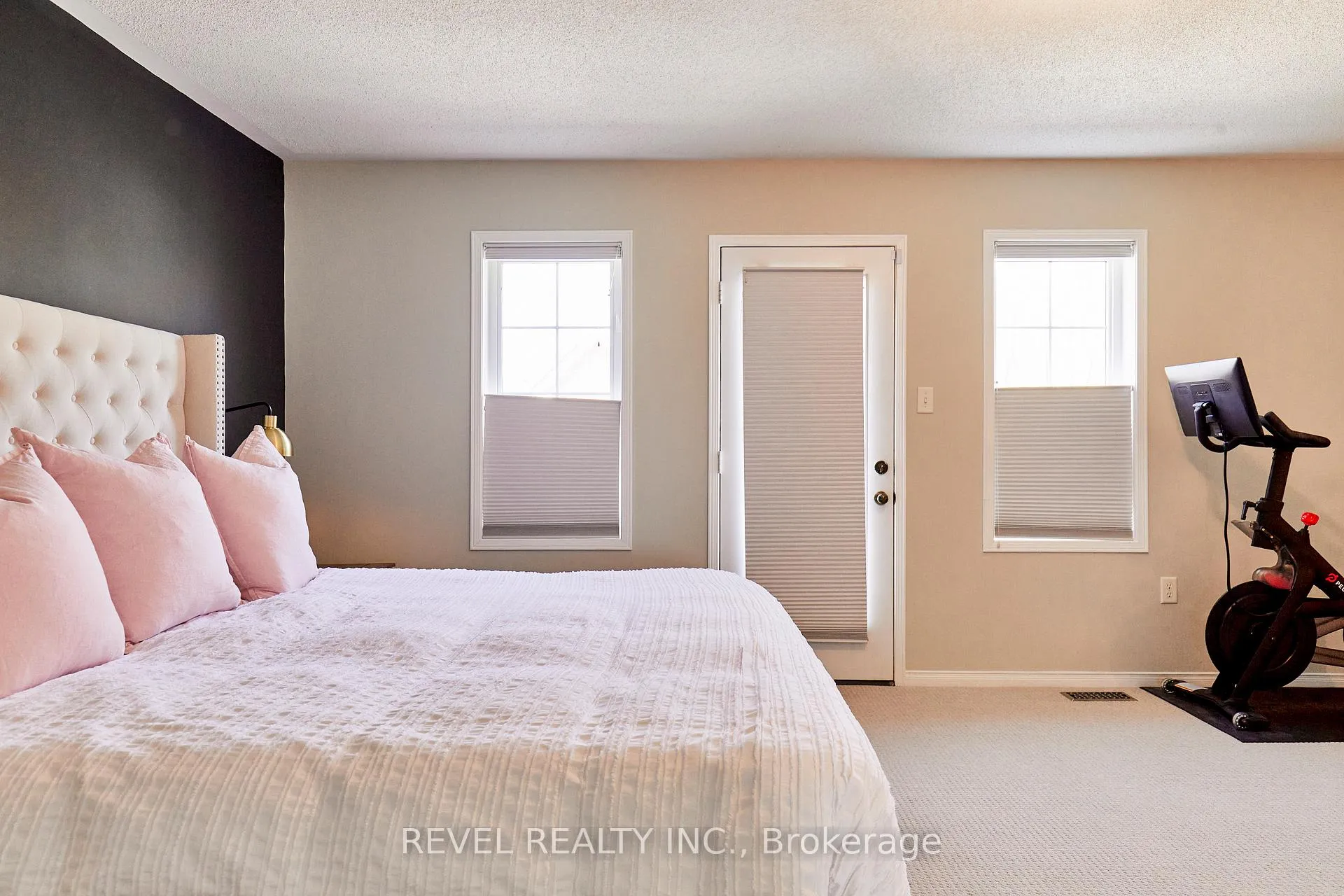 Photo 18 of 21 Parish Avenue, Ajax, South East — HOMEH
