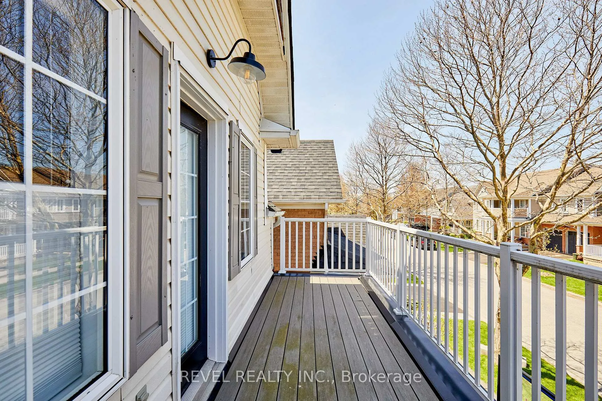 Photo 19 of 21 Parish Avenue, Ajax, South East — HOMEH