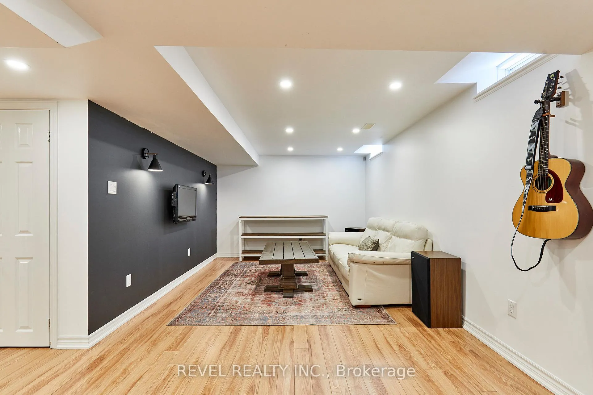 Photo 26 of 21 Parish Avenue, Ajax, South East — HOMEH