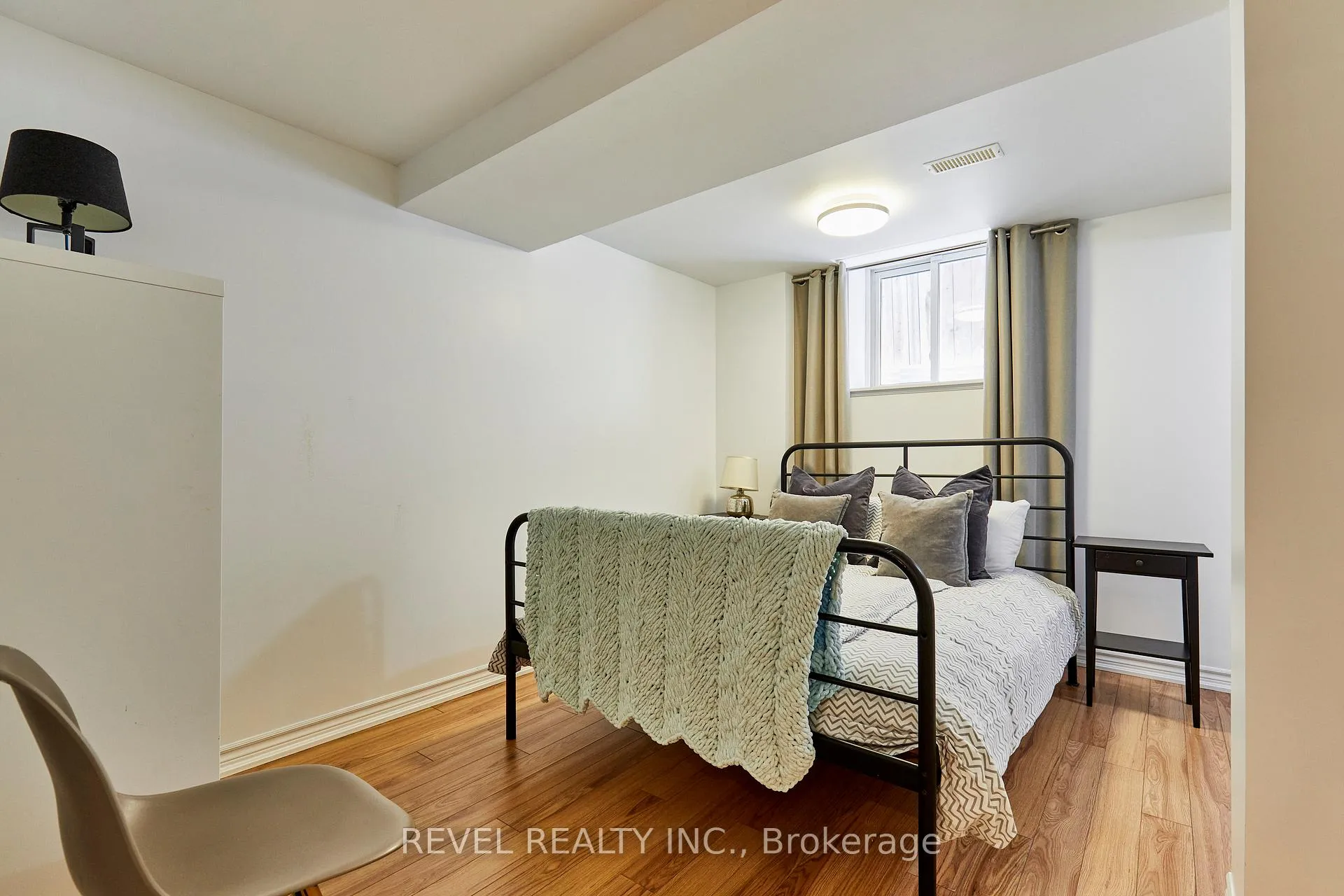 Photo 28 of 21 Parish Avenue, Ajax, South East — HOMEH