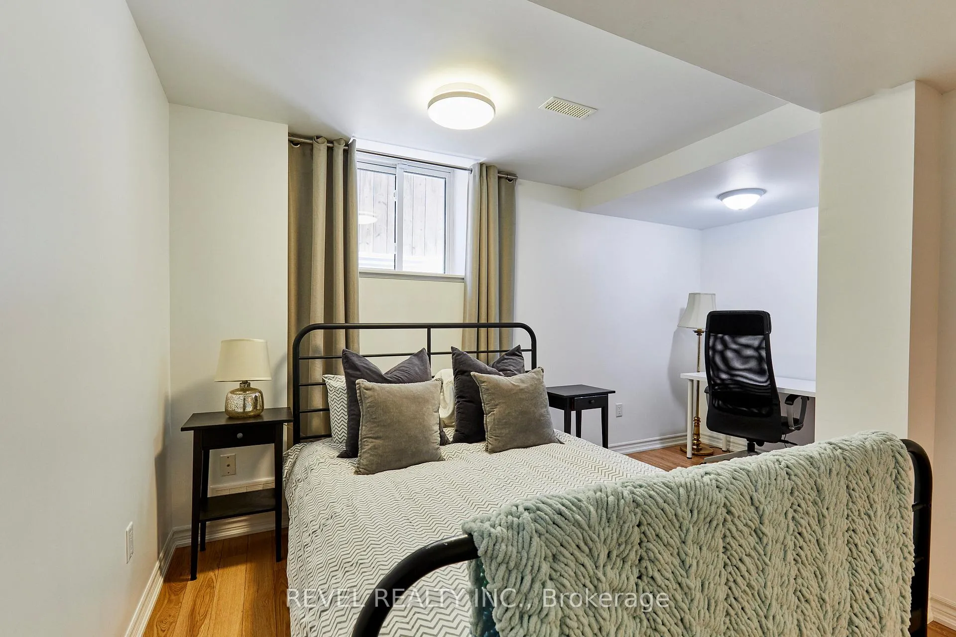 Photo 29 of 21 Parish Avenue, Ajax, South East — HOMEH