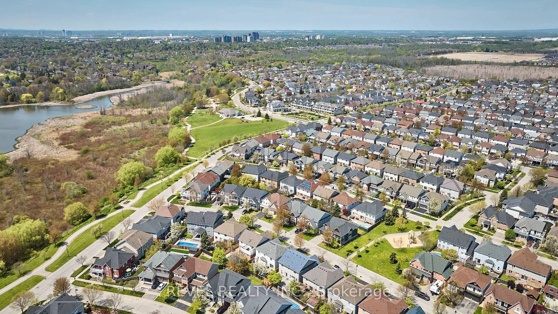 Photo 34 of 21 Parish Avenue, Ajax, South East — HOMEH