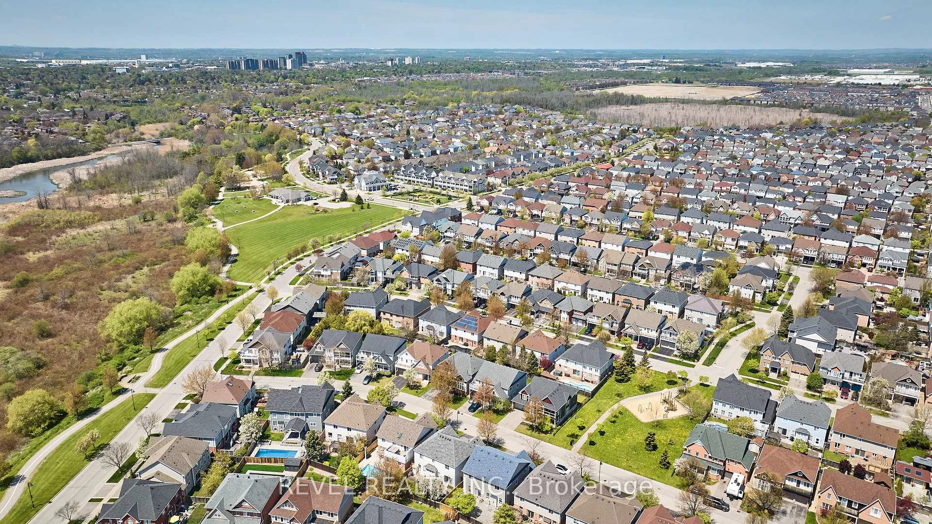 Photo 38 of 21 Parish Avenue, Ajax, South East — HOMEH
