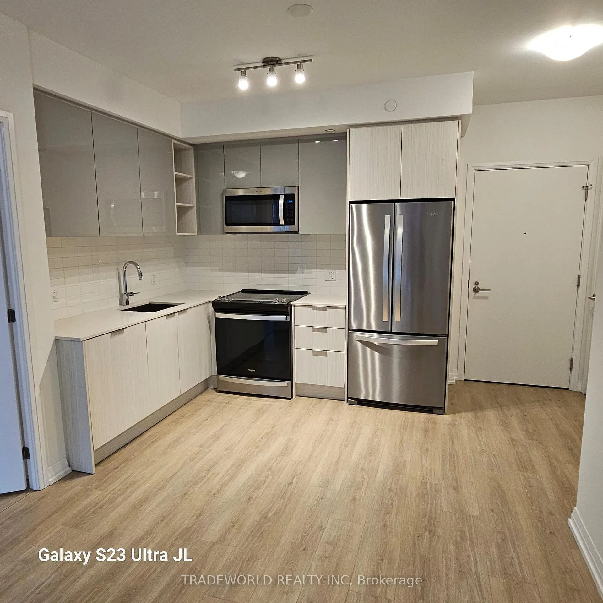 Photo 1 of Unit 718, 50 Dunfield Avenue, Toronto, Mount Pleasant West — HOMEH