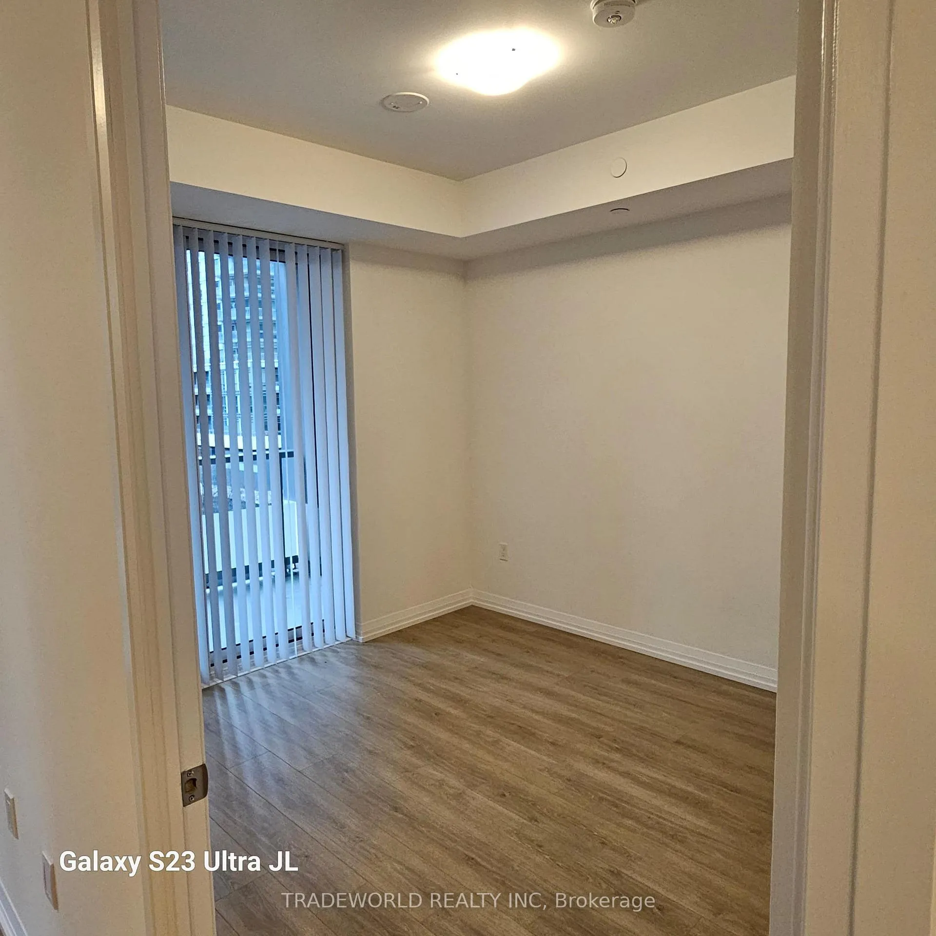 Photo 4 of Unit 718, 50 Dunfield Avenue, Toronto, Mount Pleasant West — HOMEH