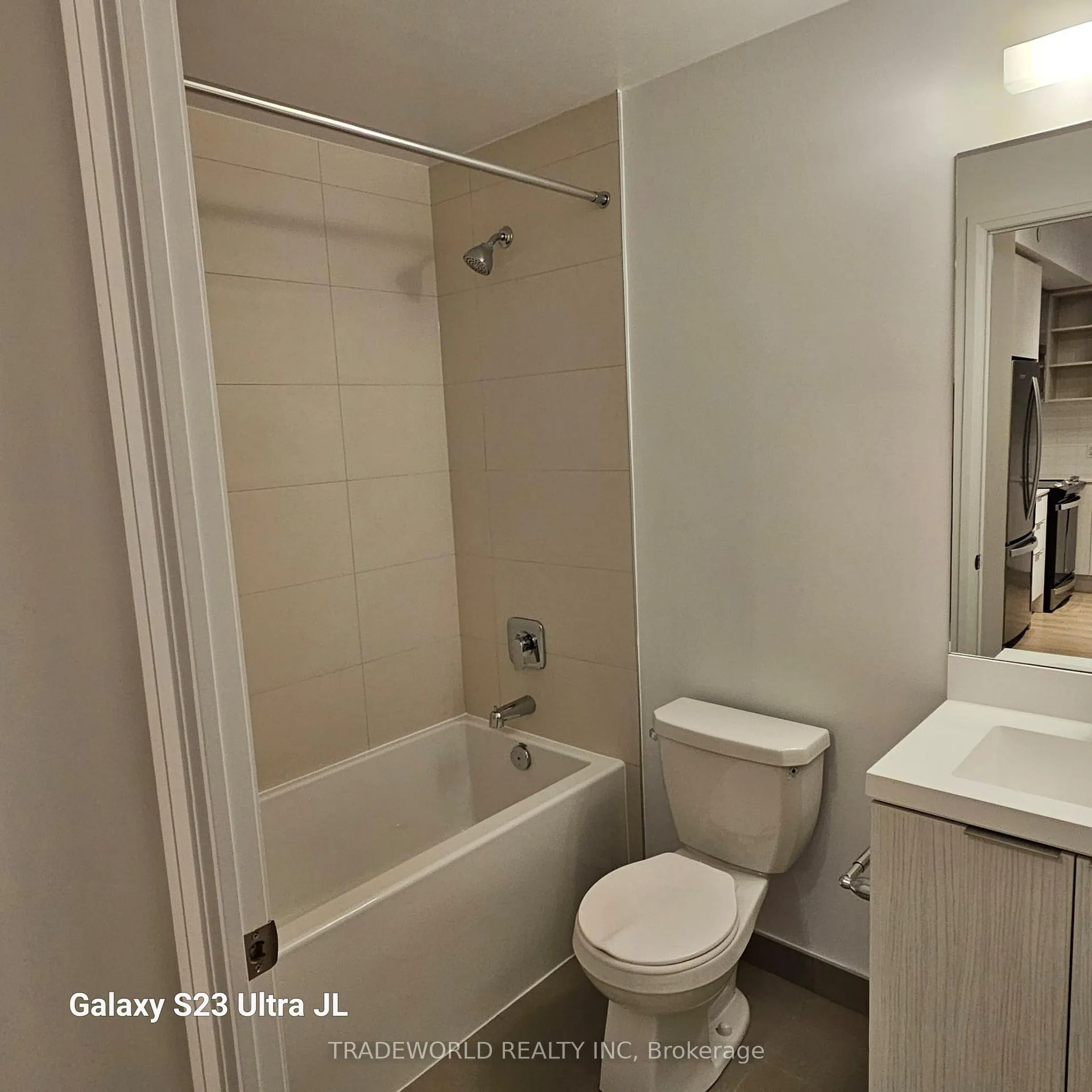 Photo 6 of Unit 718, 50 Dunfield Avenue, Toronto, Mount Pleasant West — HOMEH