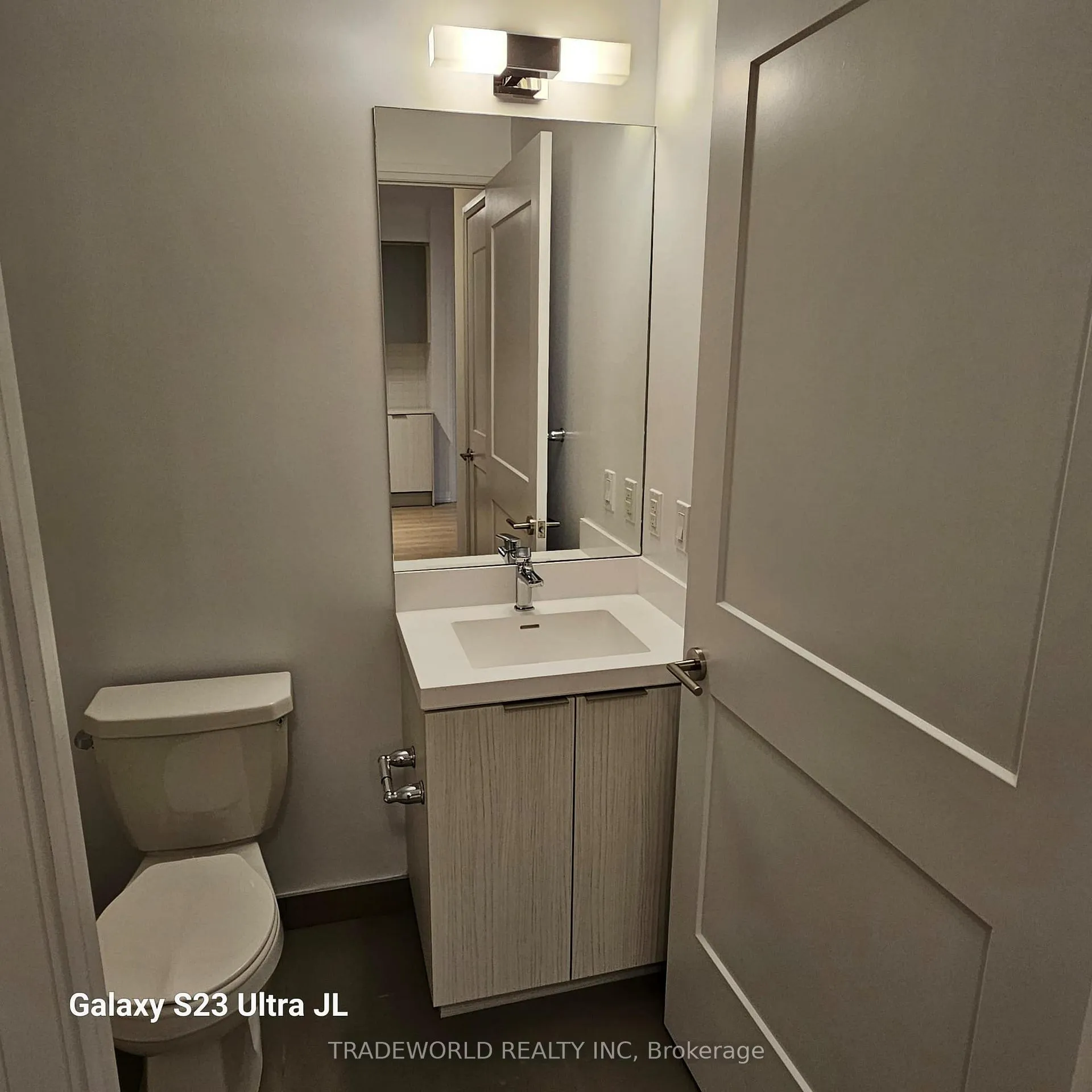 Photo 7 of Unit 718, 50 Dunfield Avenue, Toronto, Mount Pleasant West — HOMEH