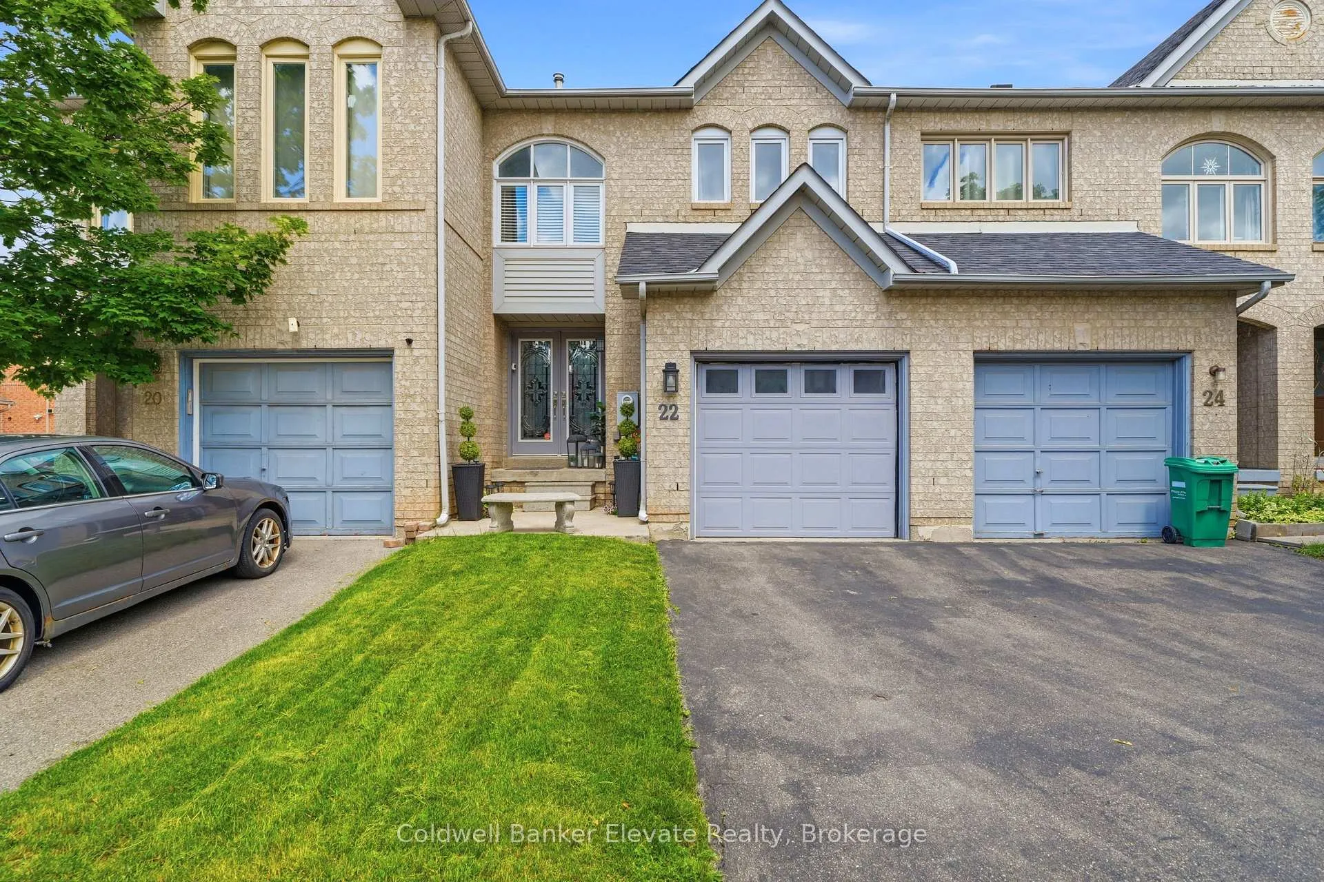 Photo 1 of 22 Goldenlight Circle, Brampton, Brampton West — HOMEH