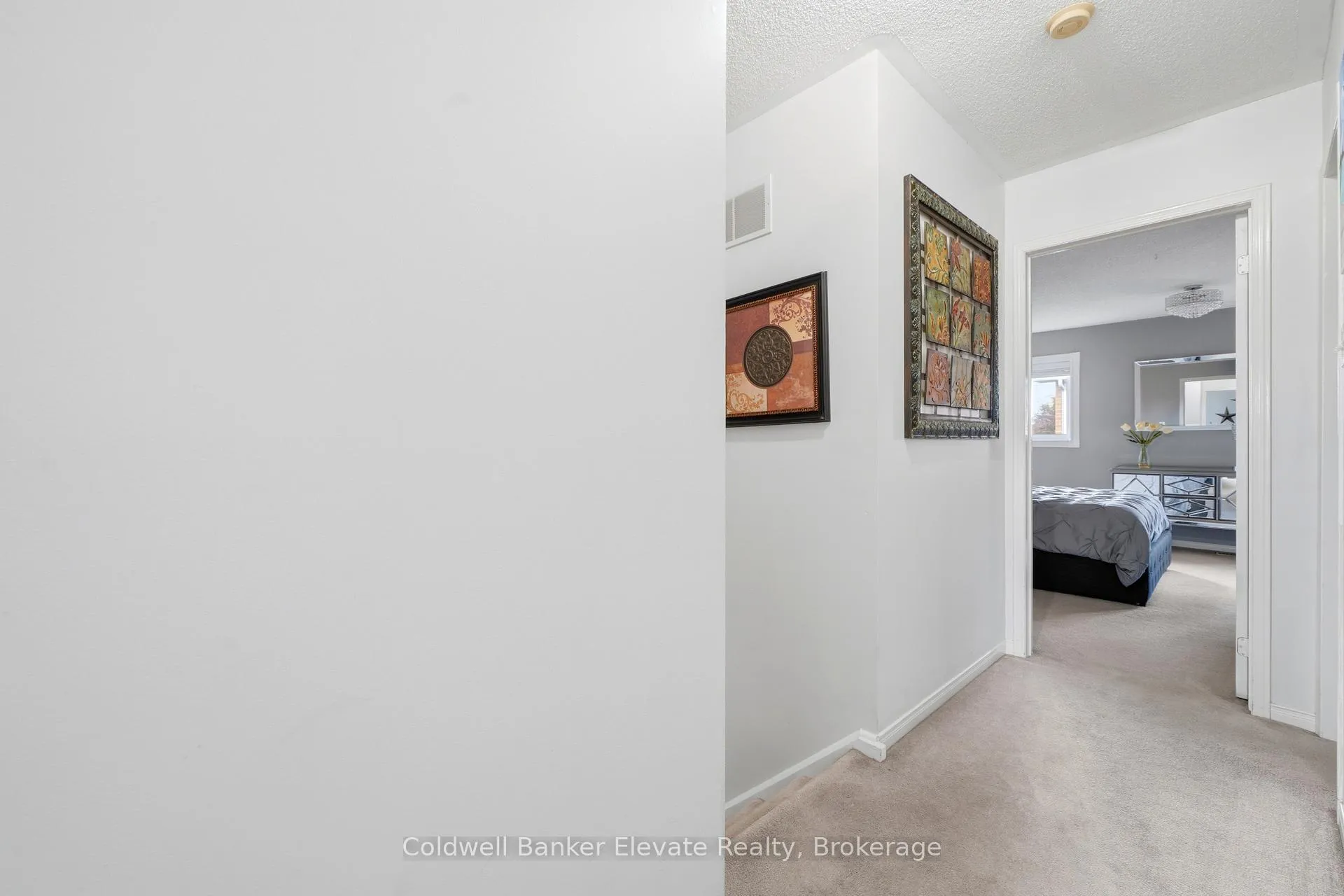 Photo 14 of 22 Goldenlight Circle, Brampton, Brampton West — HOMEH